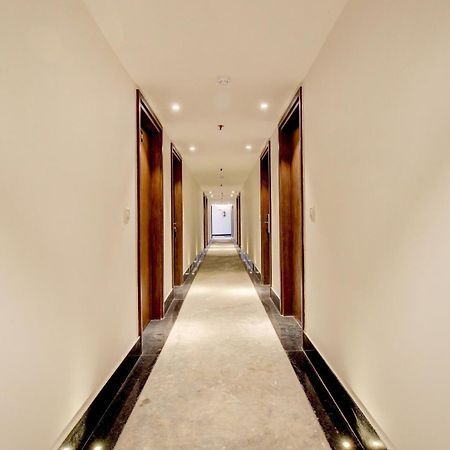 Super Townhouse Oak Aurelia Grand Hotel Lucknow Luaran gambar